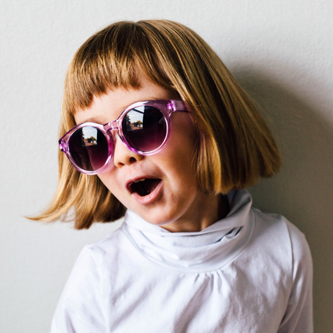 optiker01 Mädchen mit Sonnenbrille